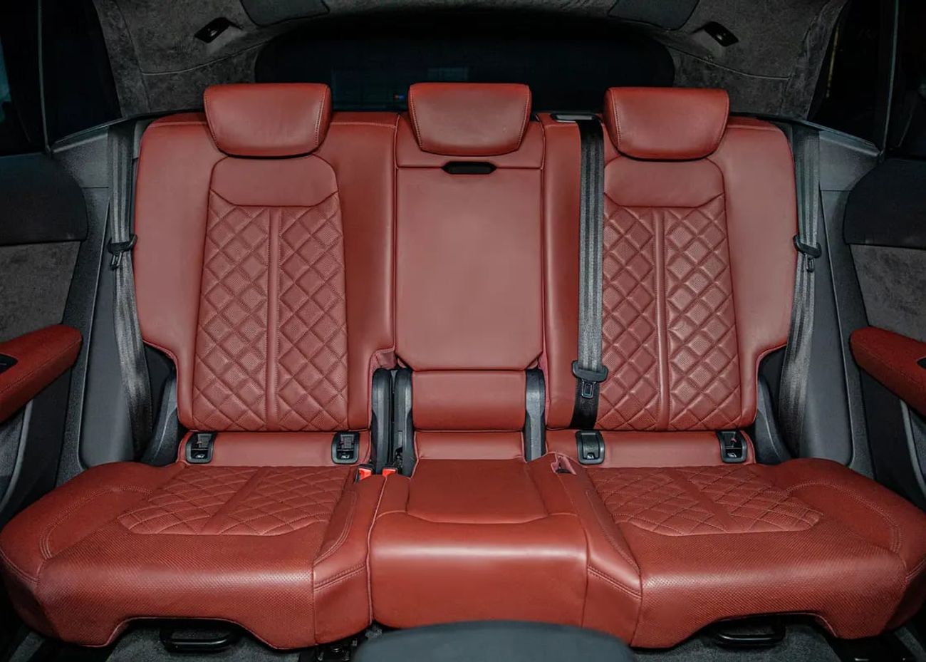 أودي SQ8 4.0 TFSI quattro (507 HP)