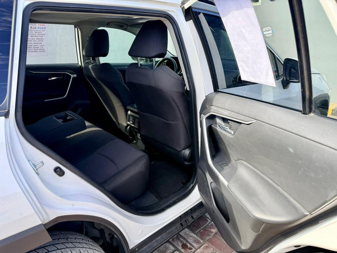 Toyota RAV4 2021 Toyota Rav4  XLE 2.5L full option + sunroof + Push start + alloy rim + Radar + keyless Entry  e