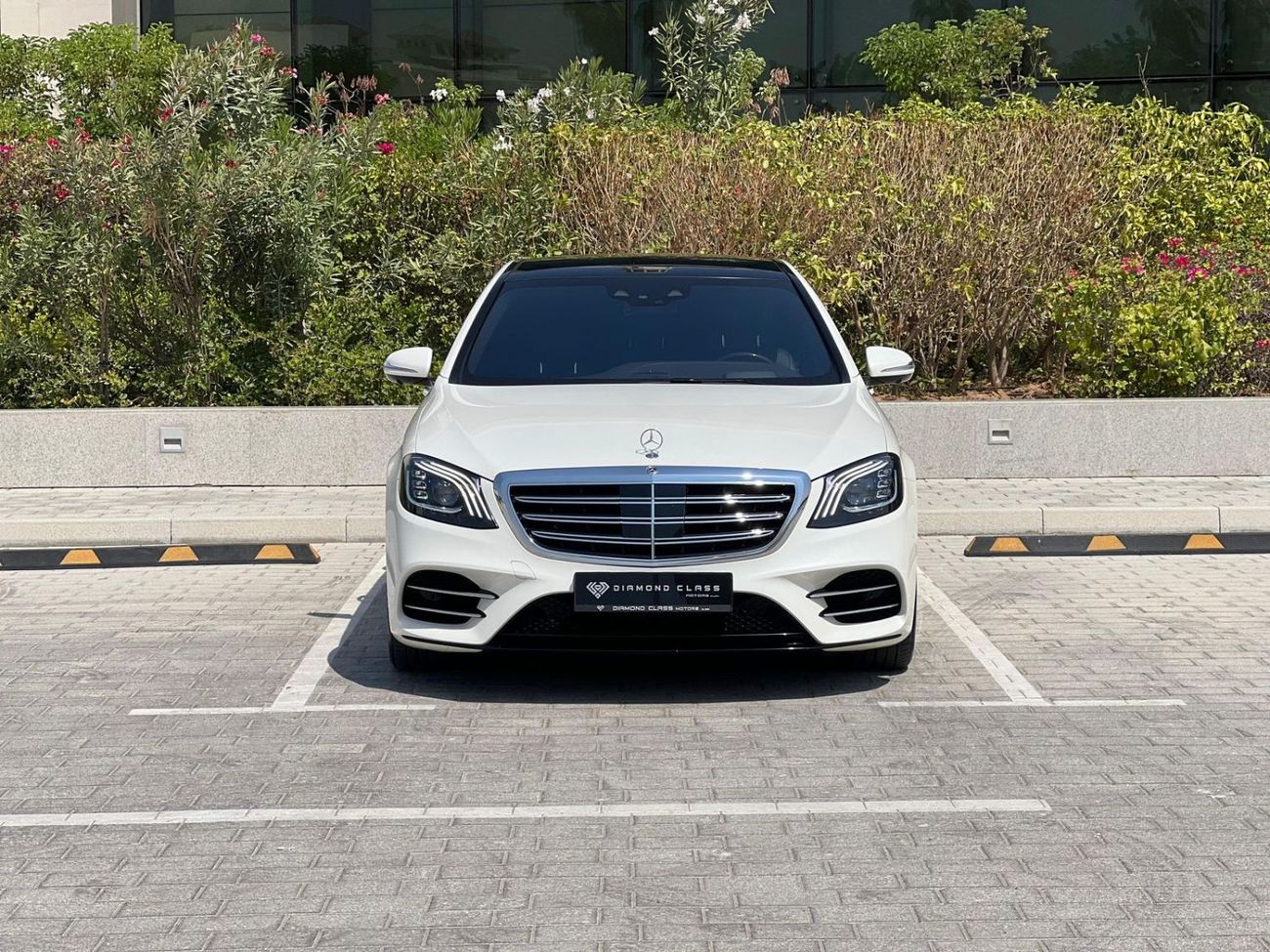 Mercedes-Benz S 560 Std 4.0L (463 HP)