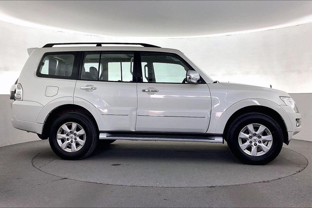 ميتسوبيشي باجيرو GLS Highline | National Day Celebration | شامل الضمان | 0 ﺪﻔﻋﺓ ﺃﻮﻟﻯ