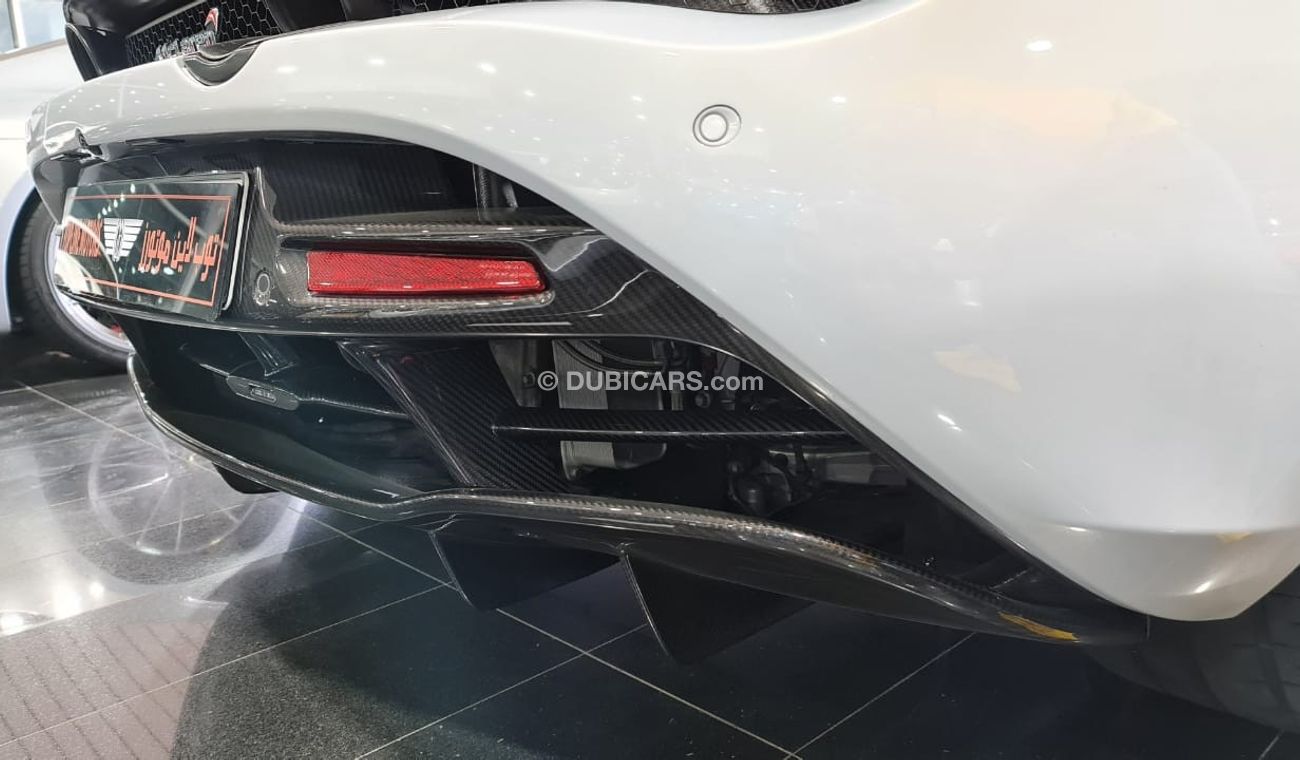 McLaren 720S FULL CARBON
