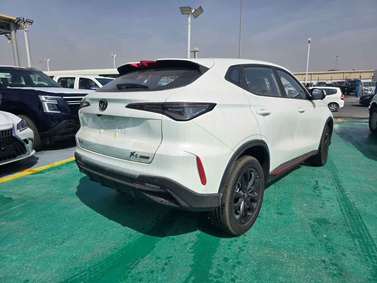 تشنجان x5 بلس Changan X5 Plus 2026 – فل أوبشن | 1.5 تيربو | أبيض / أحمر