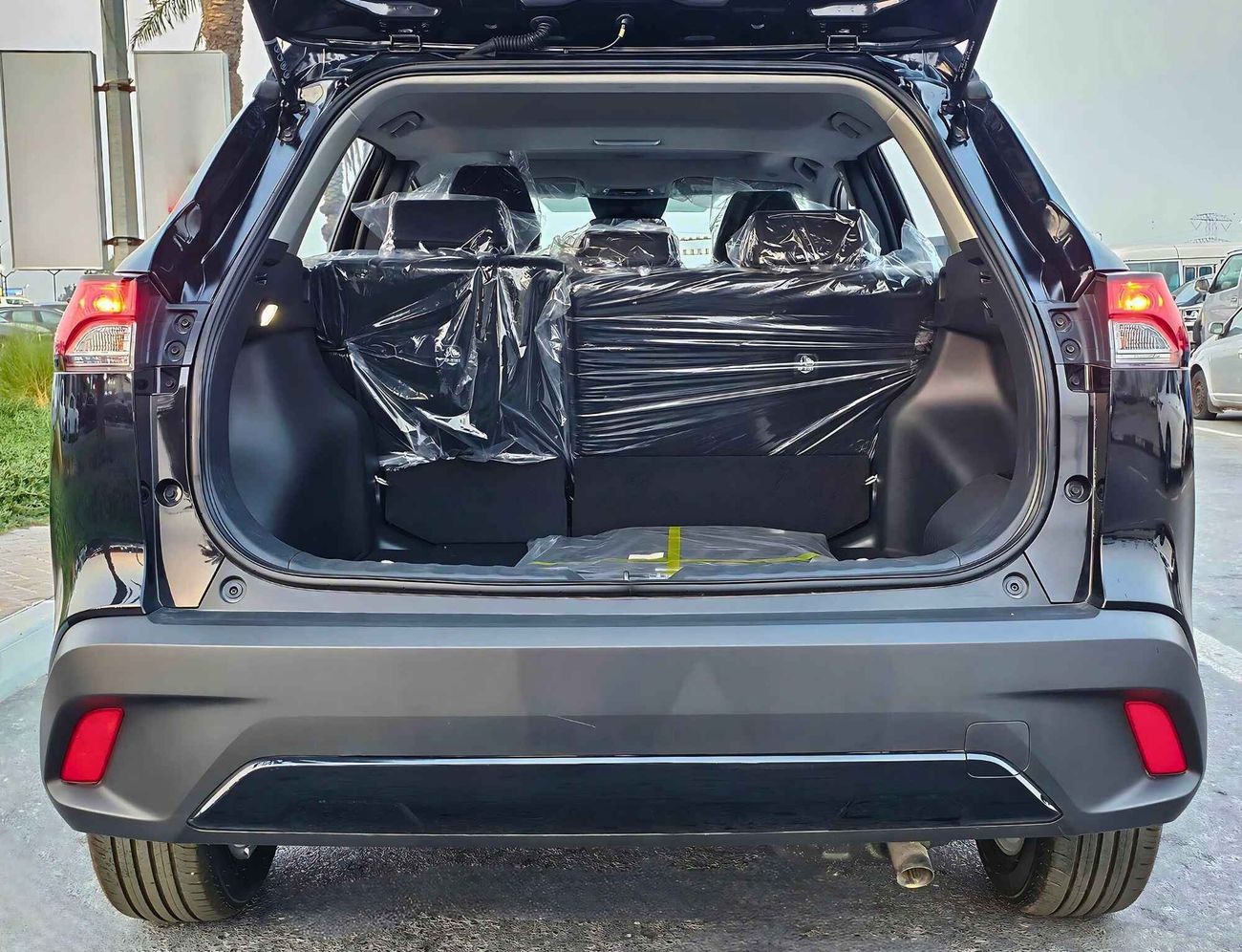 تويوتا كورولا كروس 2.0L V4 HYBRID, PUSH START, LEATHER SEATS & SUNROOF (CODE# 68014)