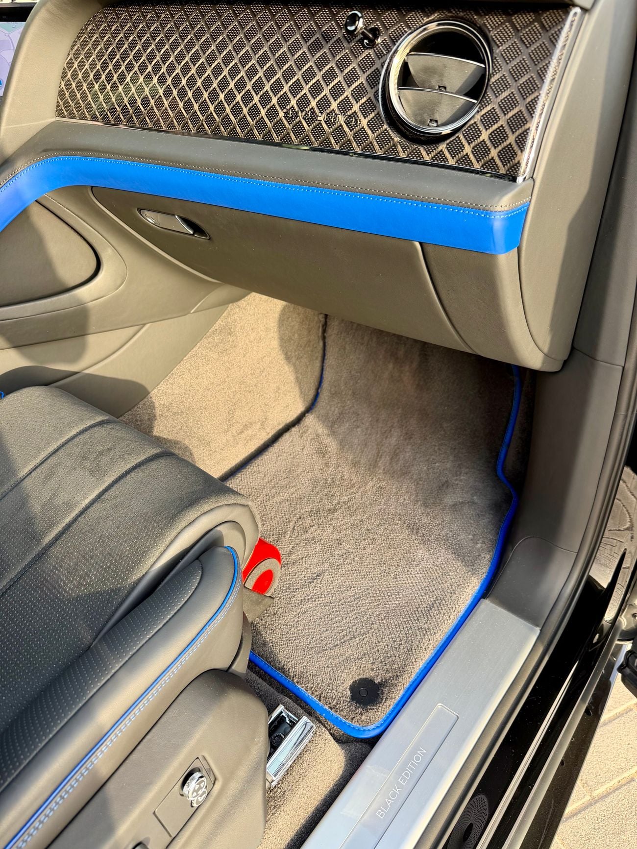 Bentley Bentayga | FULL BLACK EDITION | BENTLEY DUBAI WARRANTY