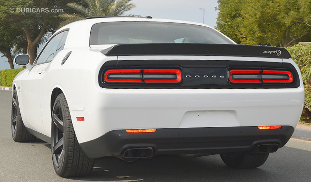 Dodge Challenger Hellcat 6.2L V8 707hp, GCC Specs with 3 Yrs or 100K km Warranty