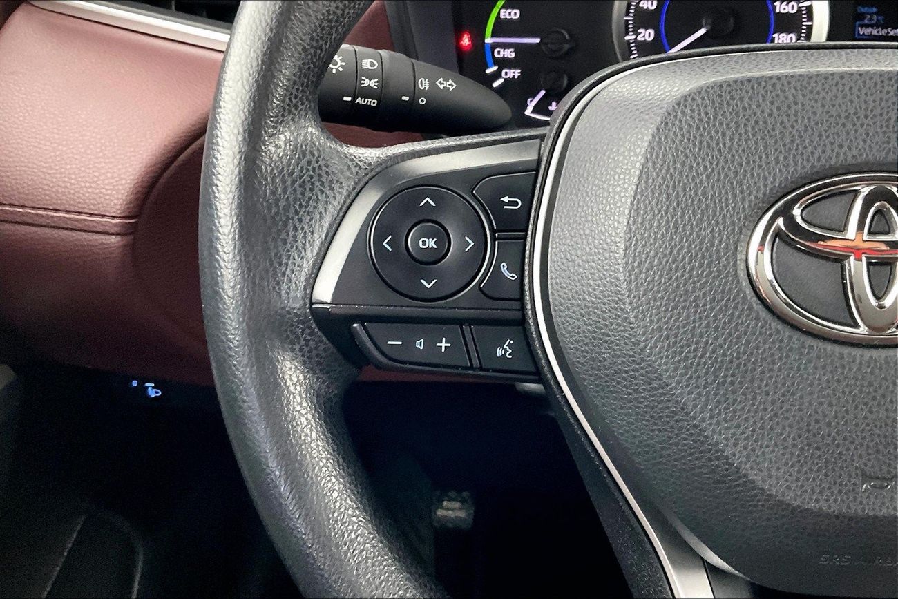 تويوتا كورولا كروس XL | عرض العيد الحصري | خالية من أضرار الفيضانات