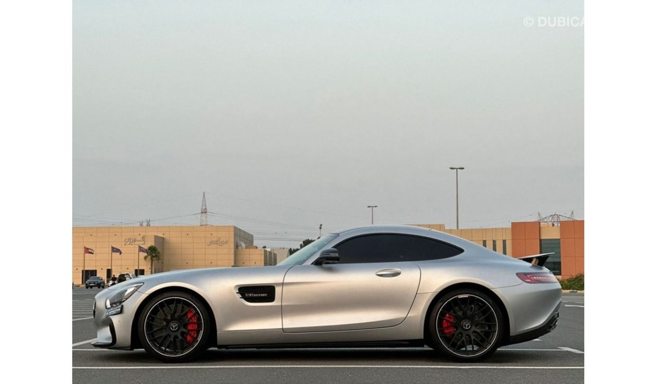 Mercedes-Benz AMG GT Mercedes Benz GTS63 GCC 2016 free accident