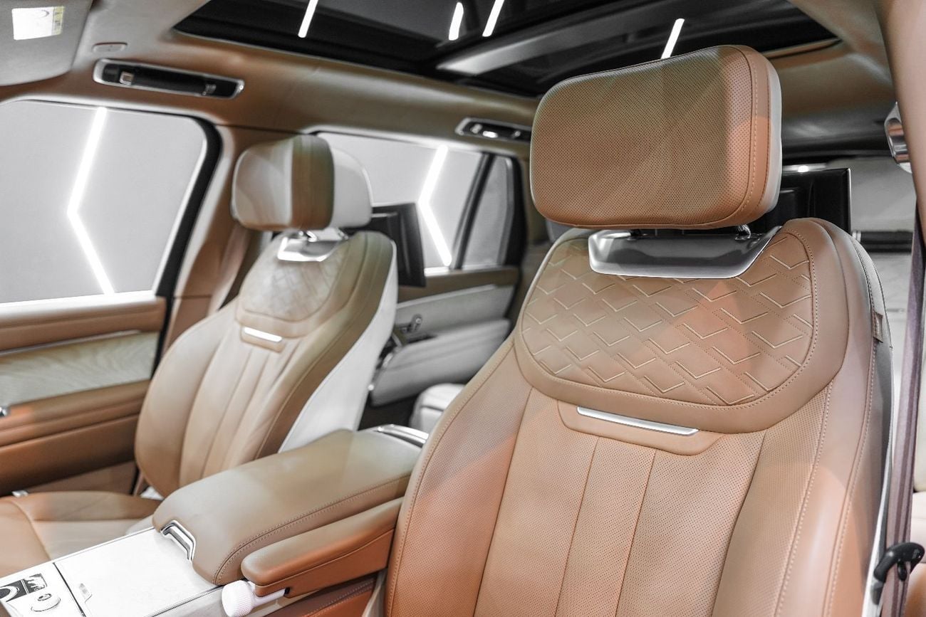 لاند روفر رينج روفر Vogue SV LWB, Executive Class Rear Seats, Al Tayer Warranty + Service!!