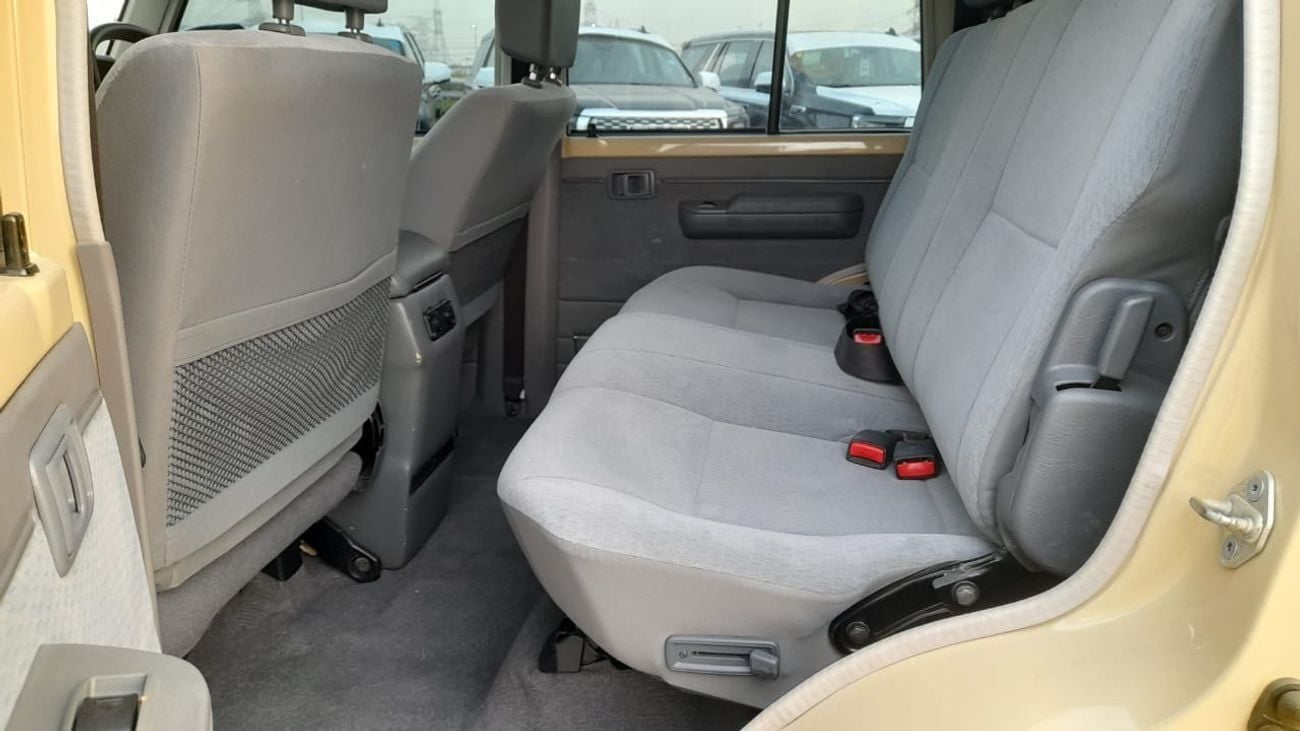 Toyota Land Cruiser Pick Up Right-Hand drive 4.5 V8 1VD diesel manual low kms facelifted