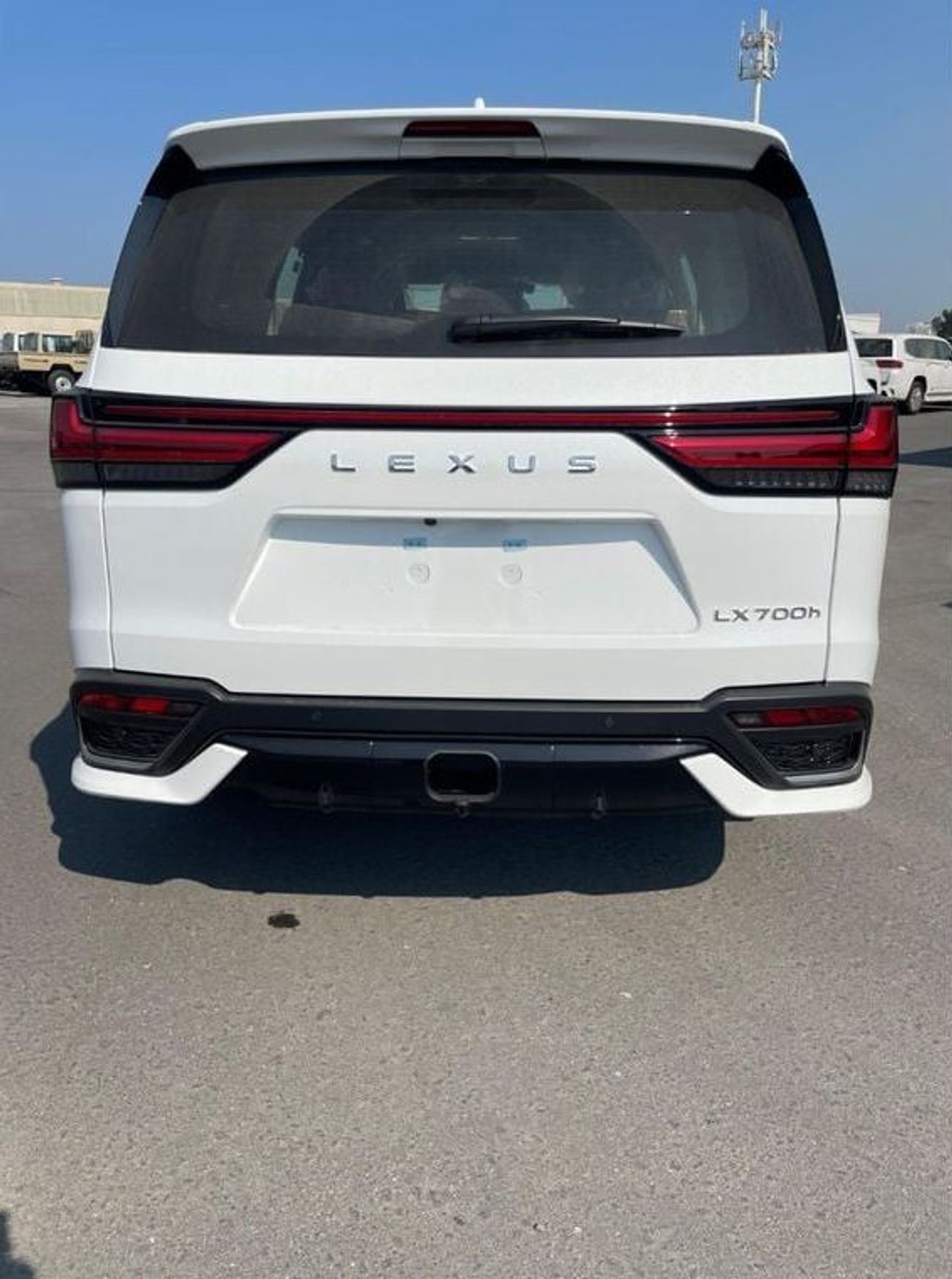 لكزس LX 700h 2025 Lexus LX700h F-Sport 3.5L AT Hybrid (White)