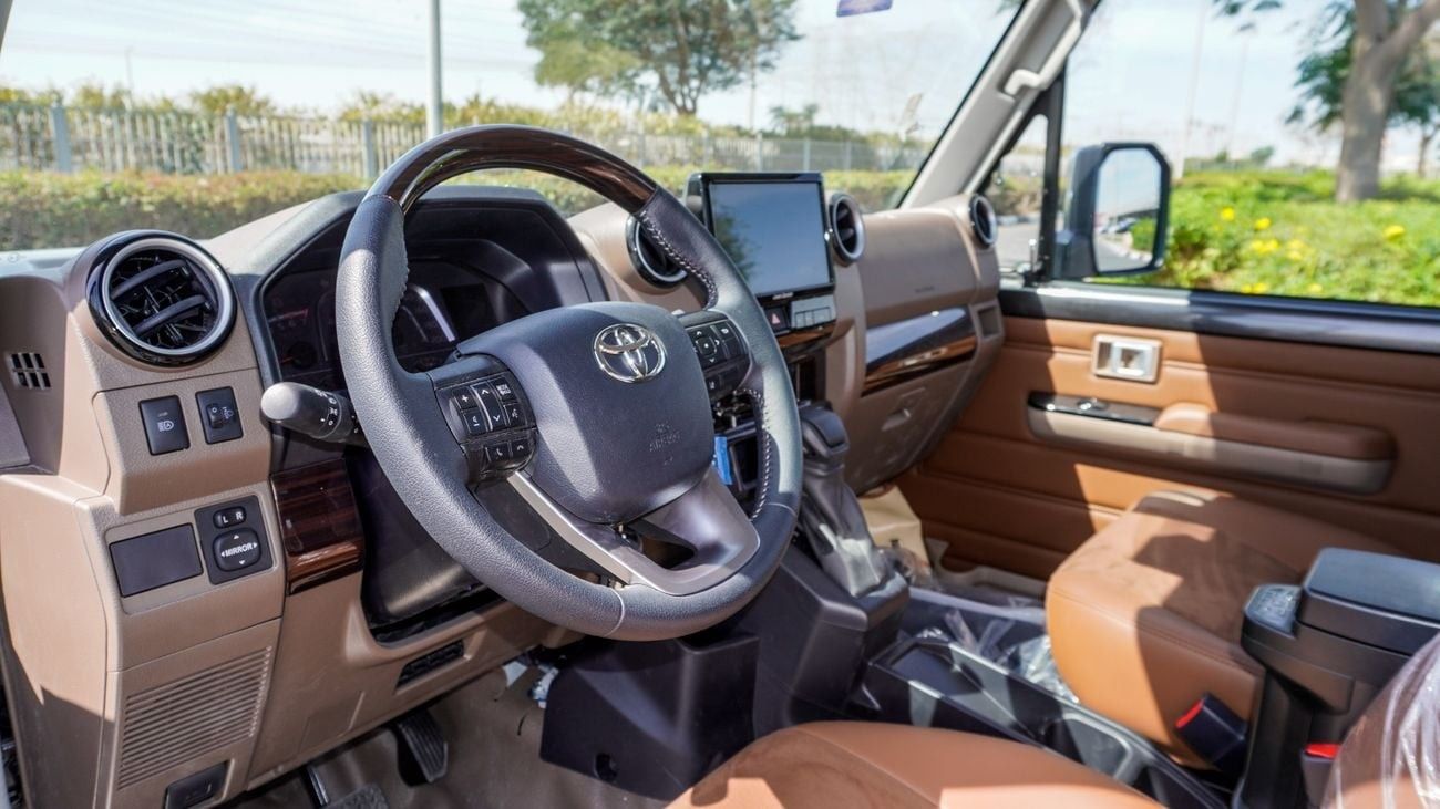 Toyota Land Cruiser Pick Up 2025 Toyota Land Cruiser LC79 SC AT V6 4.0 Petrol Full Option