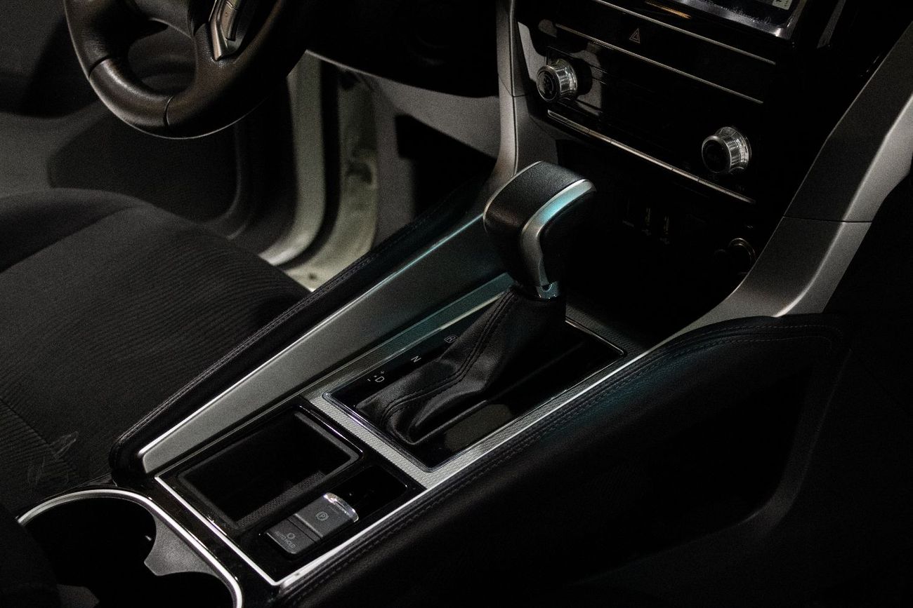 Mitsubishi Montero MIDLINE 3.0 2WD