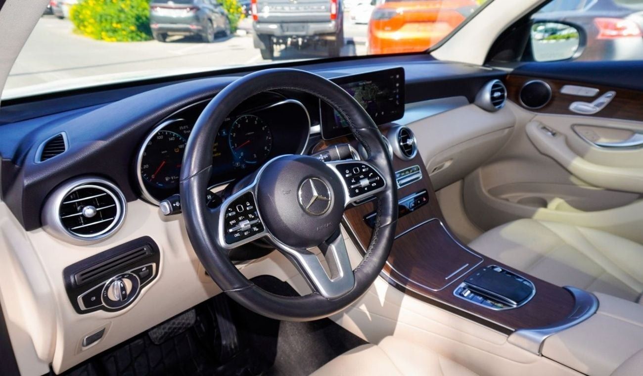 مرسيدس بنز GLC 300 4MATIC 2.0L Mercedes GLC300 AMG  OFFER PRICE 2022 FULLY LOADED