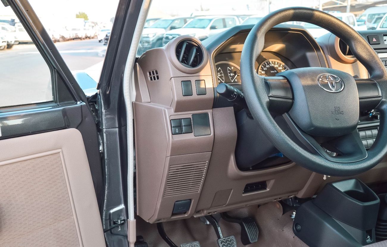 Toyota Land Cruiser Pick Up TOYOTA LAND CRUISER 79 2.8L MT SC DIESEL PICKUP 2025