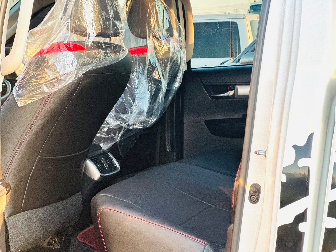 تويوتا هيلوكس GLX 2.7L Double Cab Utility M/T