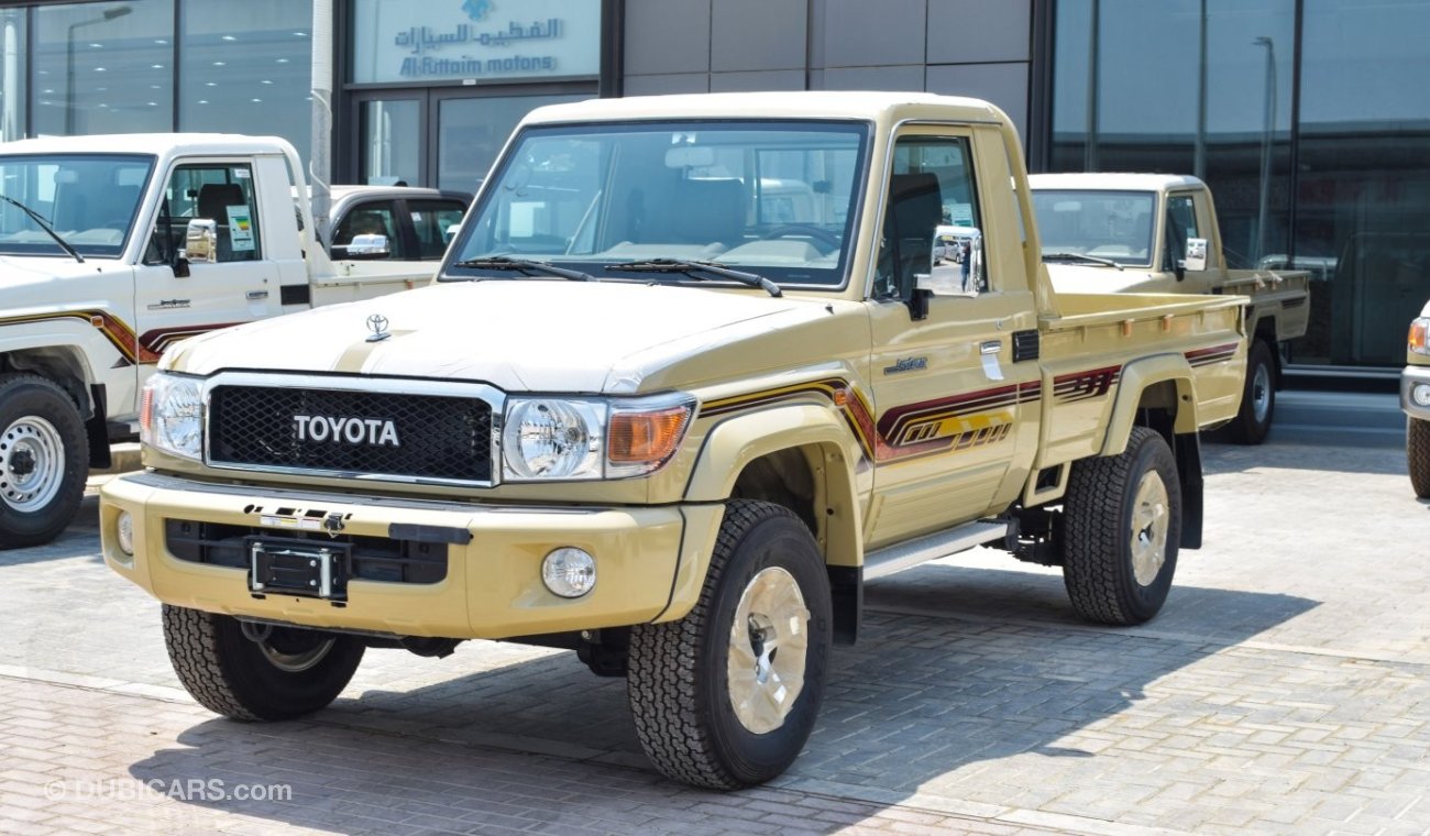 Toyota Land Cruiser Pick Up LX V6 ,Petrol , 4/4, MT, Winch ,Difflock, power window,Centre lock,