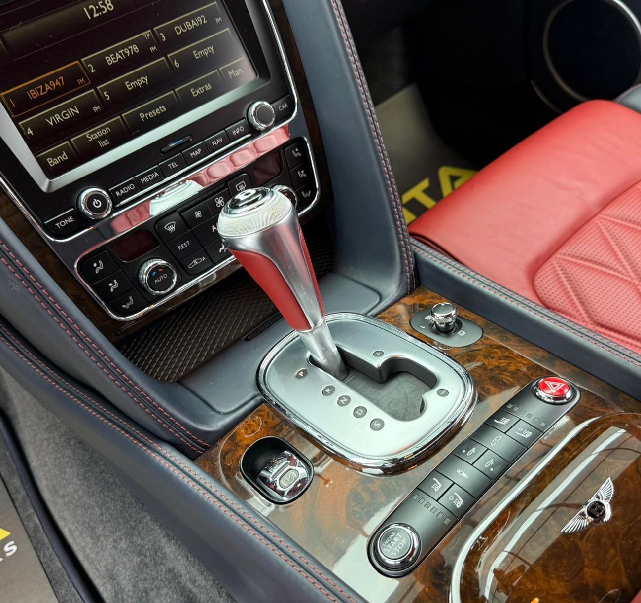 Bentley Continental GT 6.0L (565 HP) 2014 Bentley Continental GT W12, Full Service History, Excellent Condition, GCC