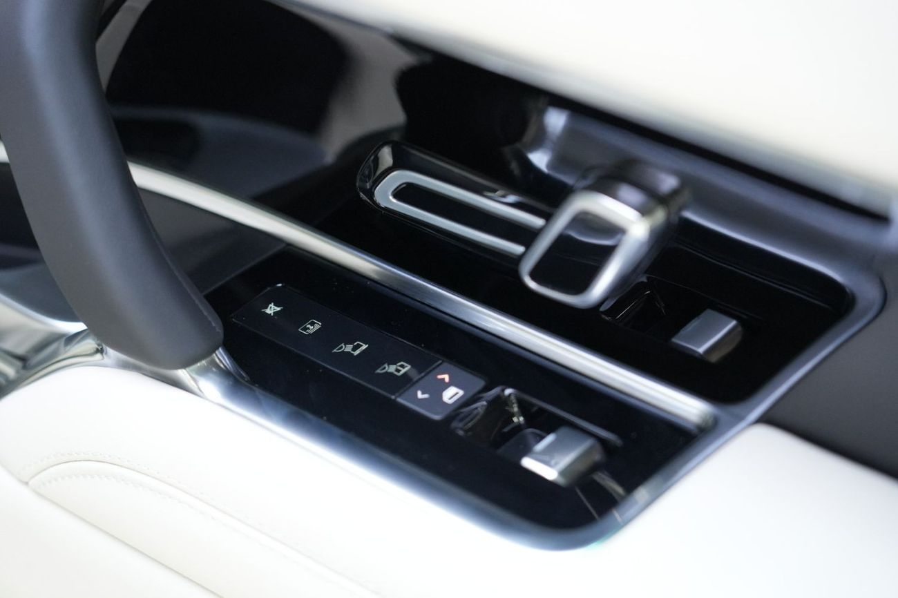 Land Rover Range Rover Range Rover HSE | 2024 GCC 770 km | Agency Warranty | 22 Inch Rims | Panoramic | 360 View