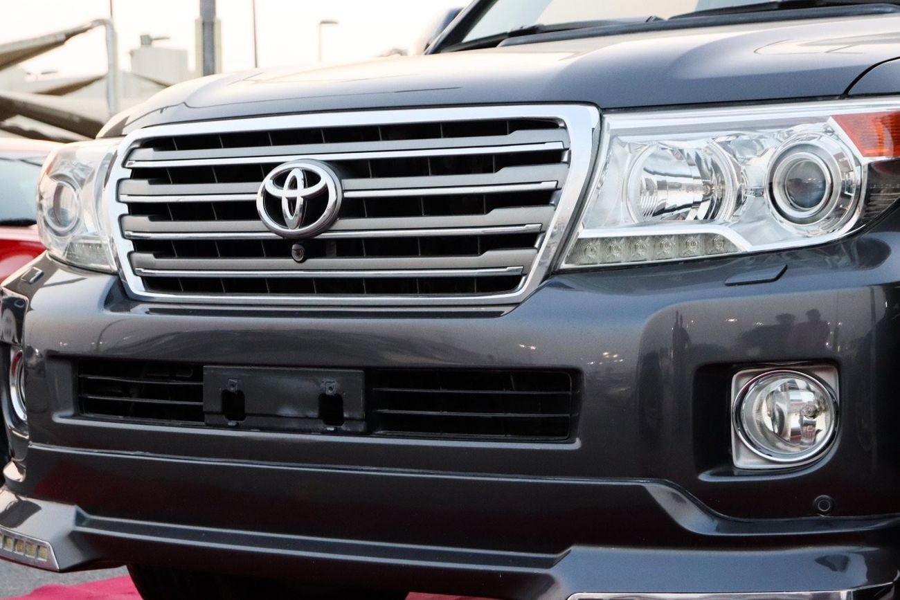 تويوتا لاند كروزر VXR