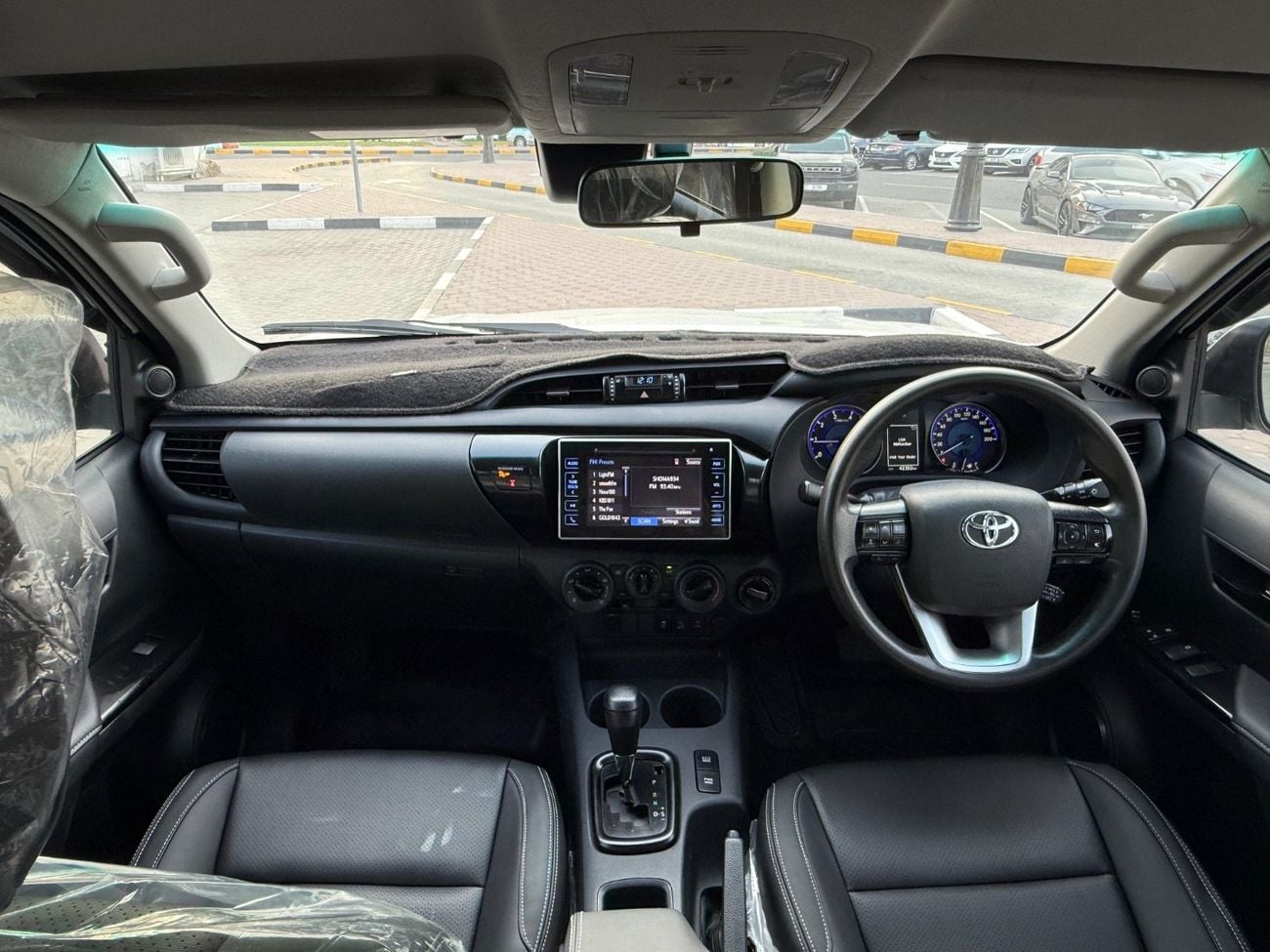 Toyota Hilux SR5 shape
