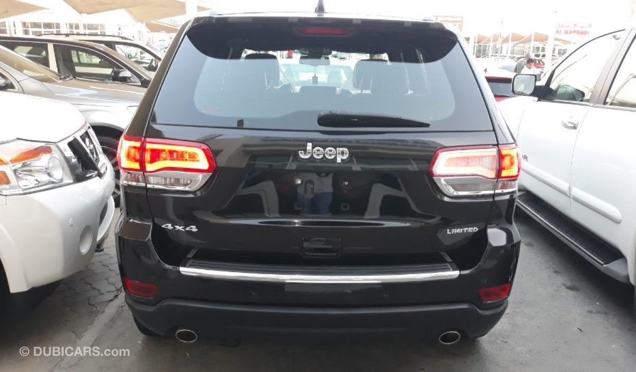 Jeep Cherokee 2014 Gulf Specs Full options clean car new condition