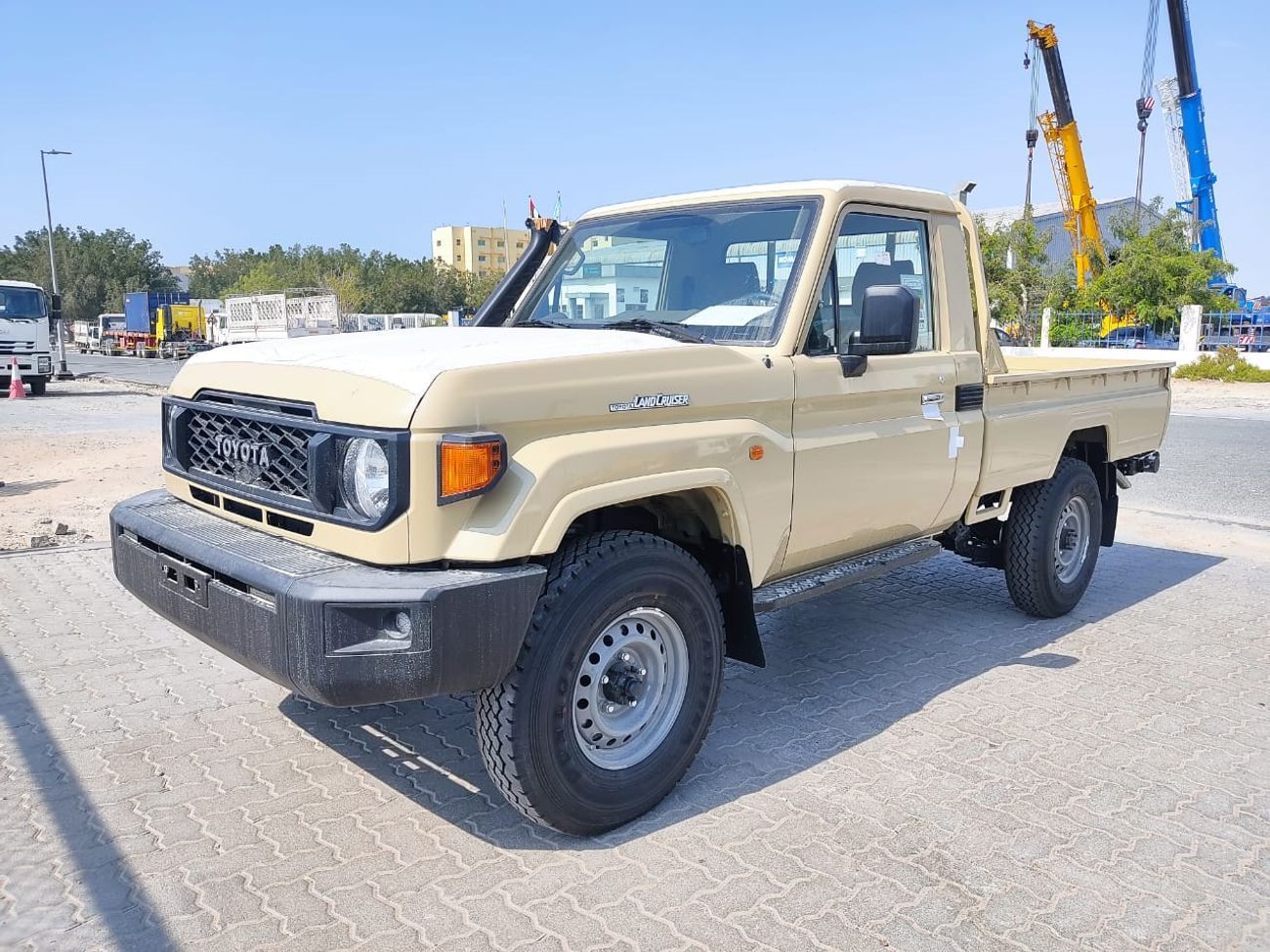 تويوتا لاند كروزر بيك آب SC 4.0L PETROL AUTOMATIC TRANSMISSION ( ONLY FOR RE-EXPORT )