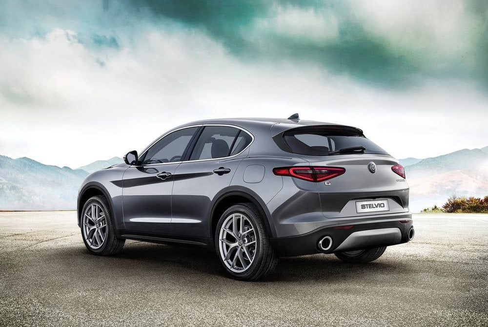 Alfa Romeo Stelvio exterior - Rear Right Angled