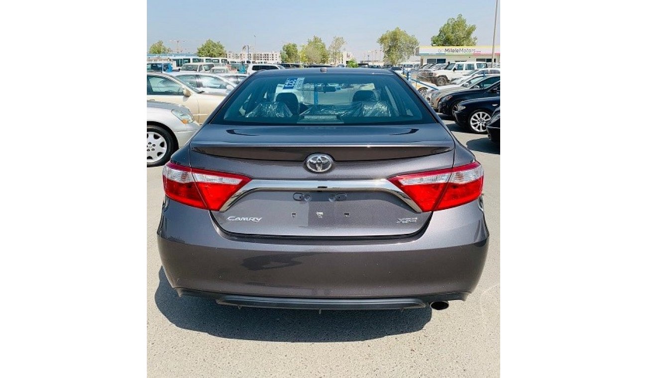 تويوتا كامري TOYOTA CAMRY 2015 GREY XSE