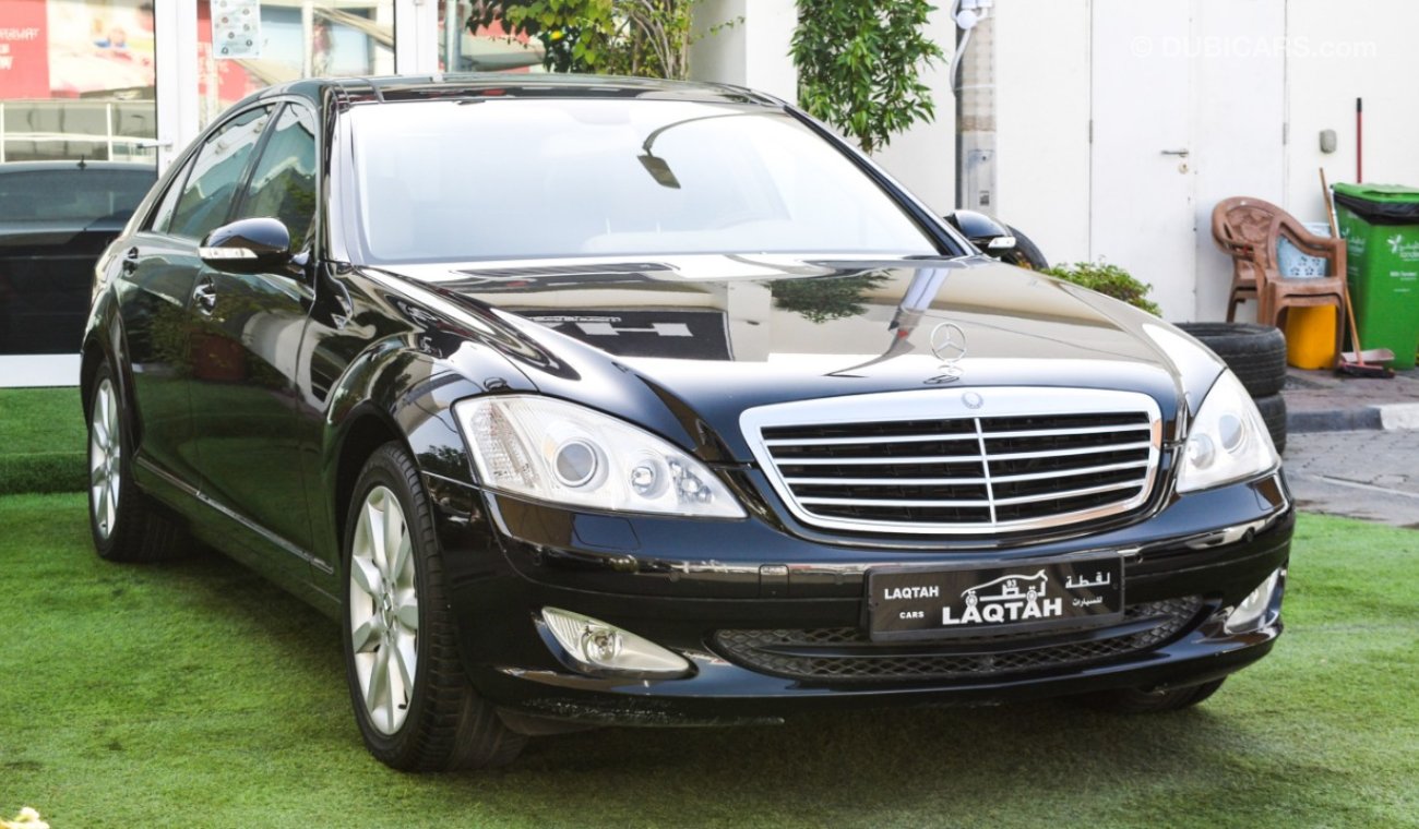 مرسيدس بنز S 350 خليجى - بانوراما - شاشة - كاميراخلفية - أبواب شفط - مرايا كهربائية - رنجات - حساسات - أنوار ضباب