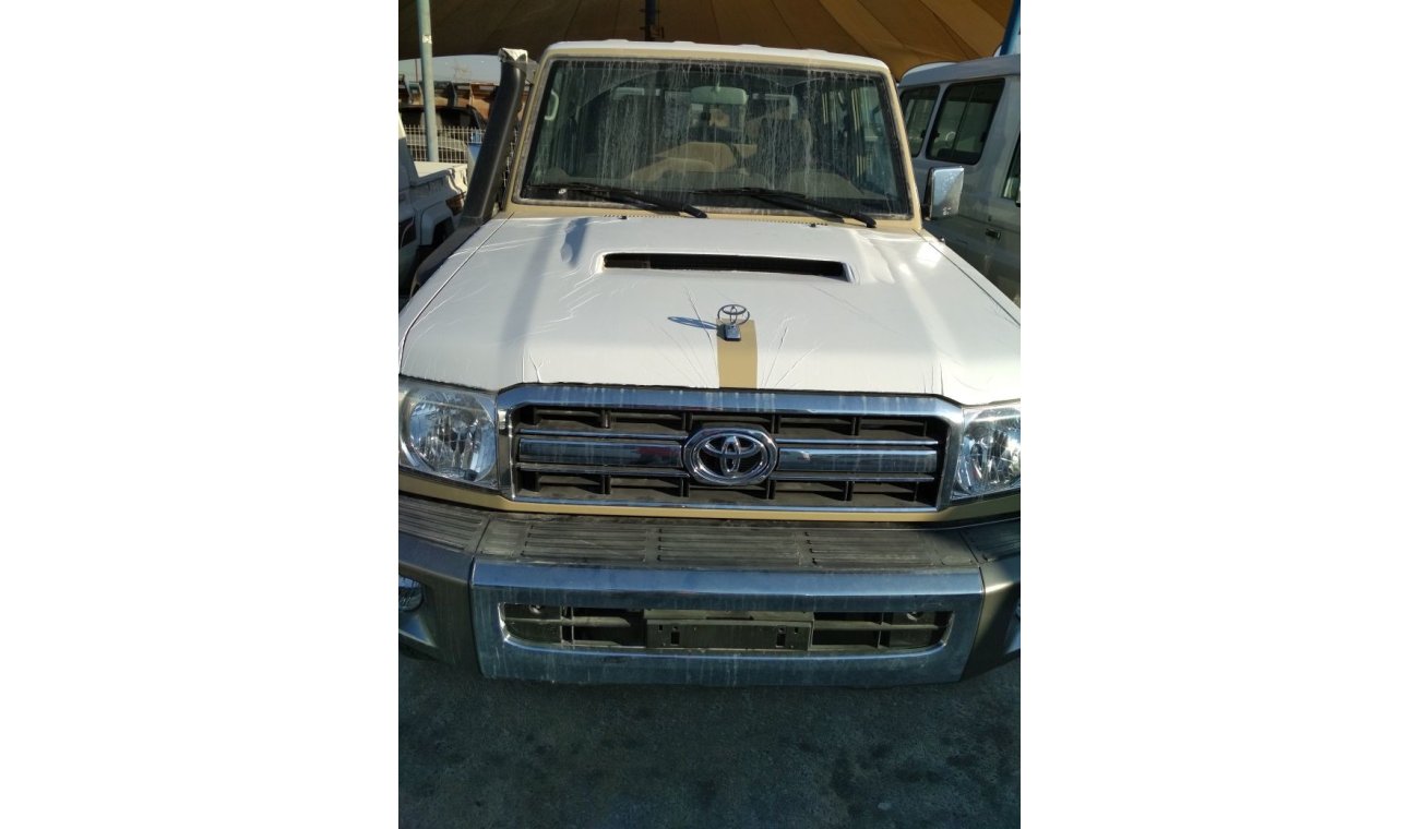 Toyota Land Cruiser Pick Up double cap