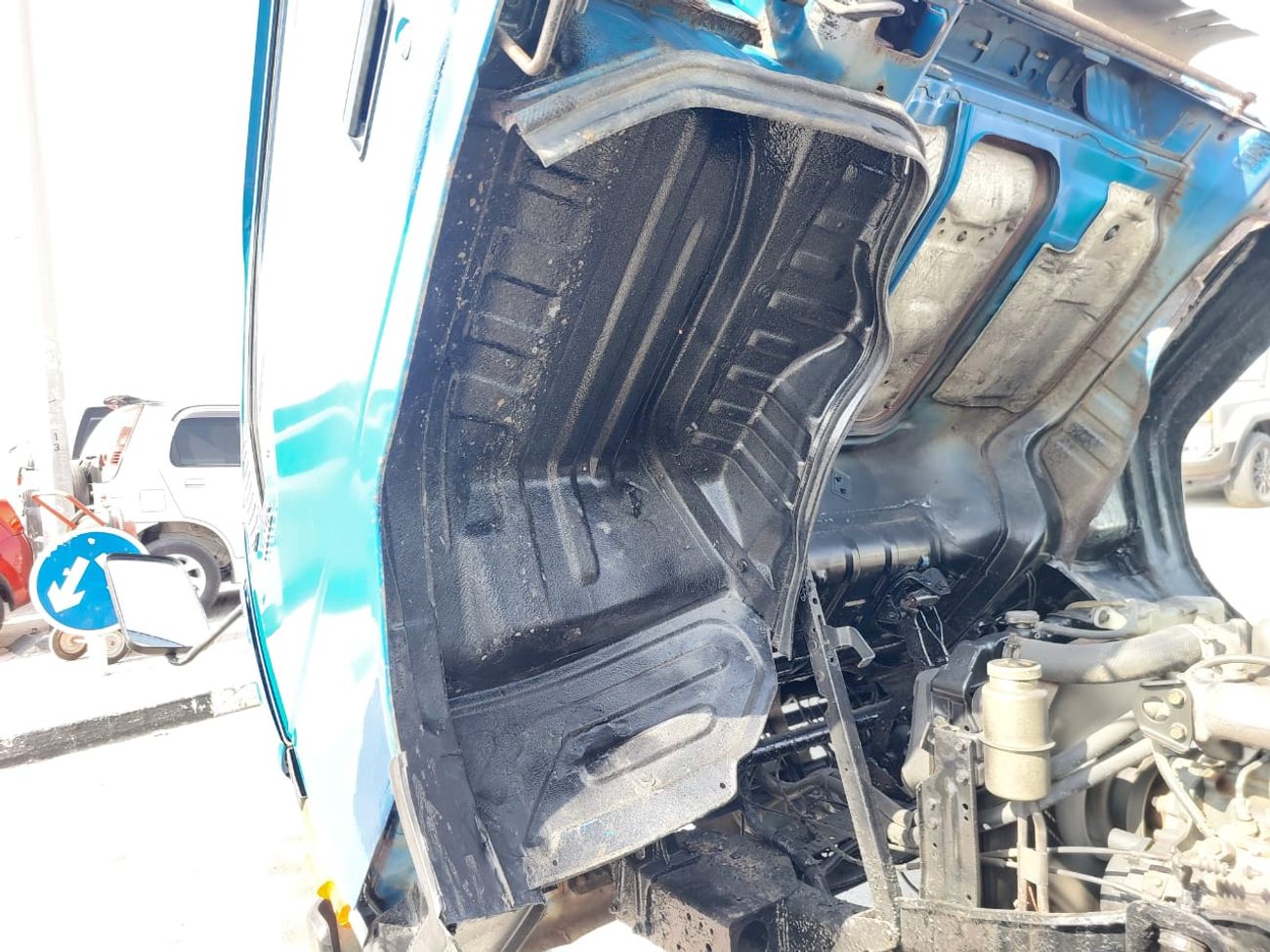 ميتسوبيشي فوسو كانتير MITSUBISHI CANTER ALUMINIUM BODY TRUCK RHD 1989 MODEL 4.2 L DIESEL MANUAL(PM22104)