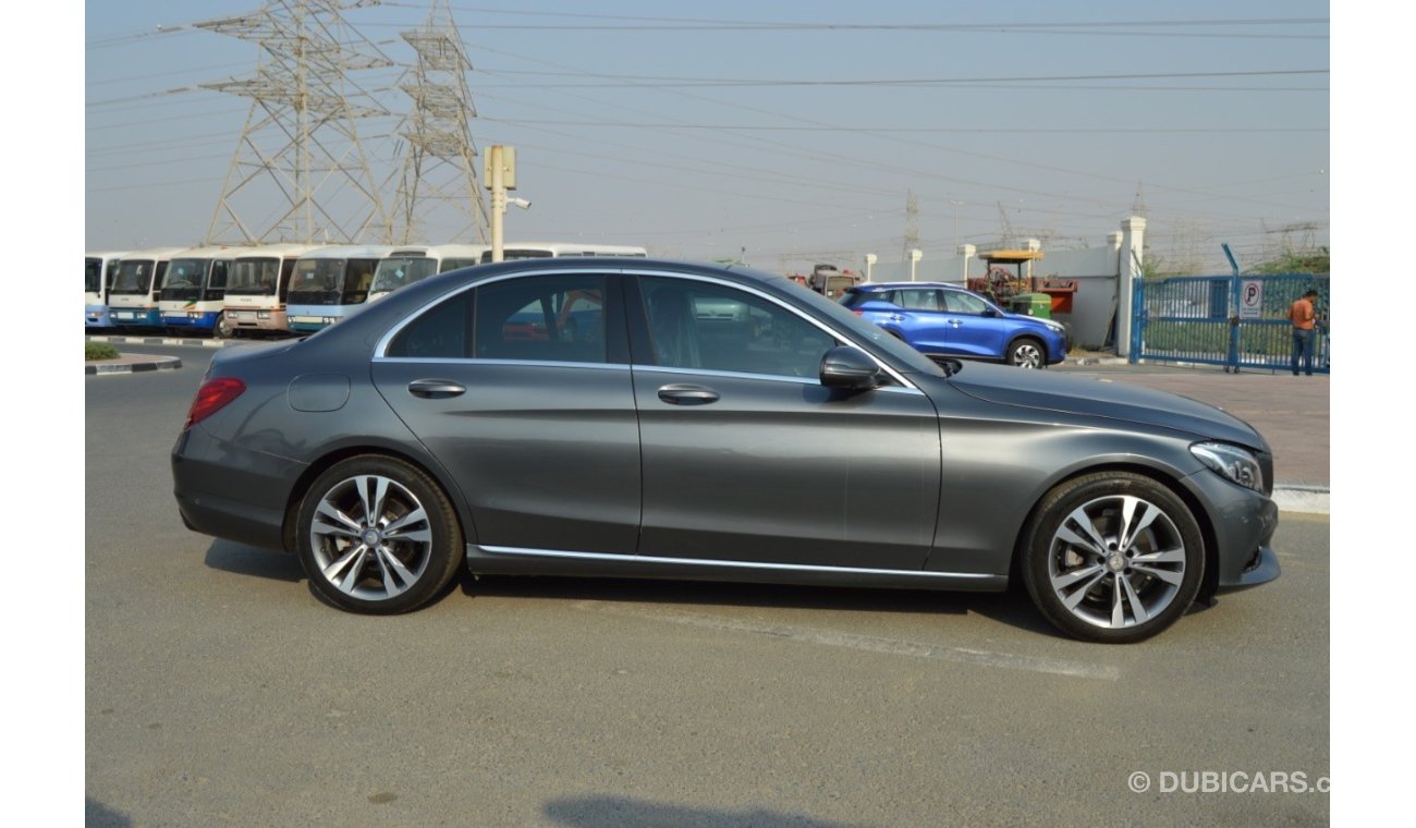 مرسيدس بنز C200 Full option clean car