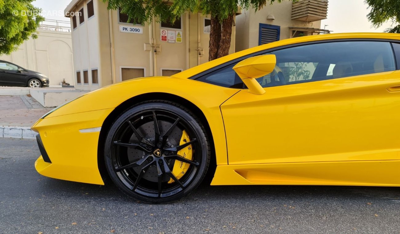 Lamborghini Aventador LP700-4 Full Service History GCC only 3000Kms 2015