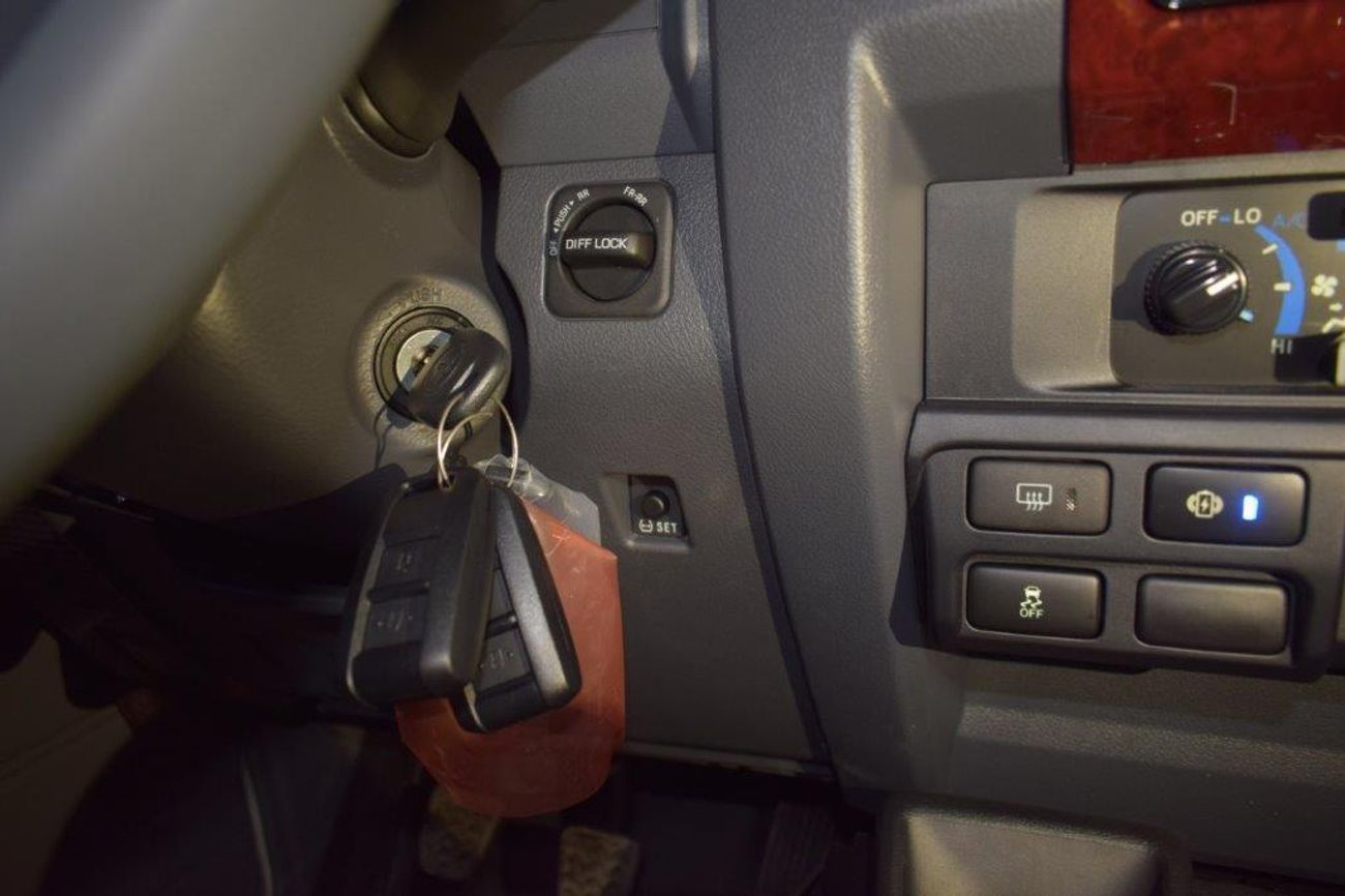 Toyota Land Cruiser 70 Xtreme V6 4.0L- Full Option