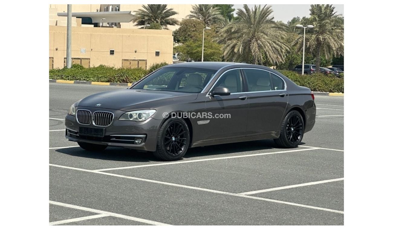BMW 730Li Exclusive MODEL 2014 GCC CAR PERFECT CONDITION INSIDE AND OUTSIDE FULL T