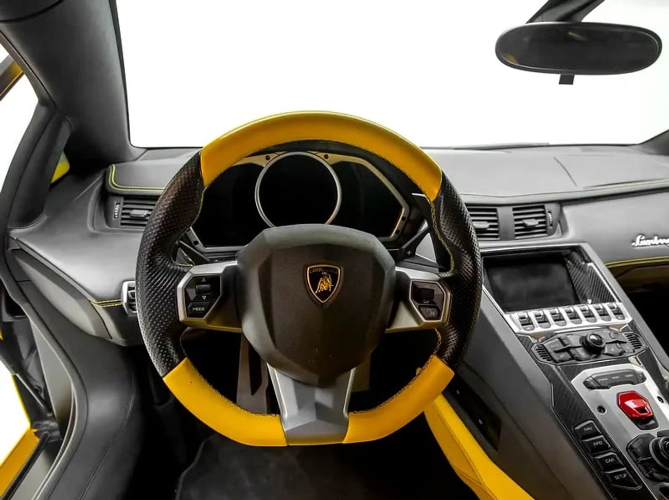 Lamborghini Aventador LP 700-4