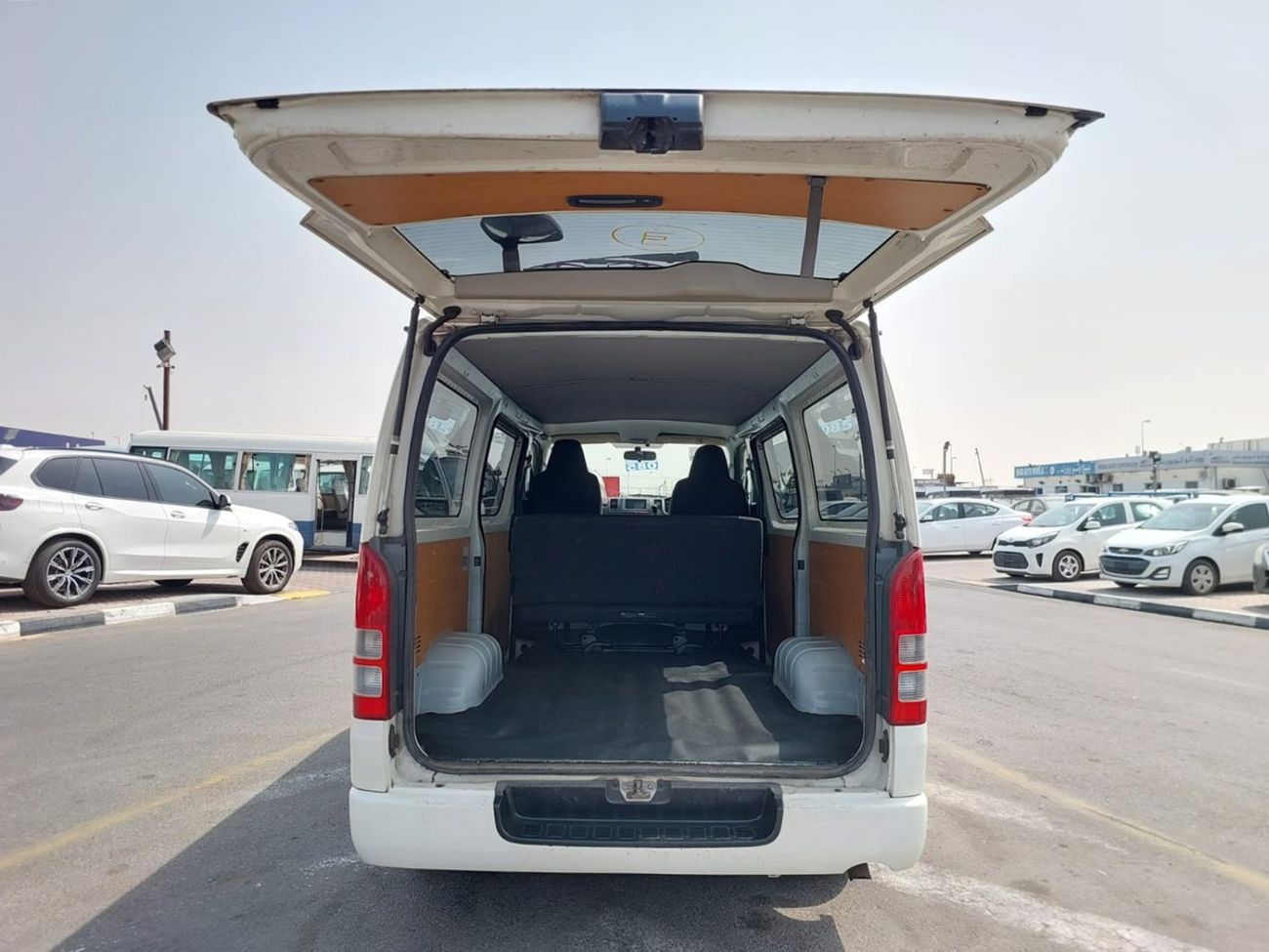 تويوتا هاياس (RAMADAN OFFER) TOYOTA HIACE VAN RHD 2010 MODEL 2.0 L PETROL AUTOMATIC(PM15913)