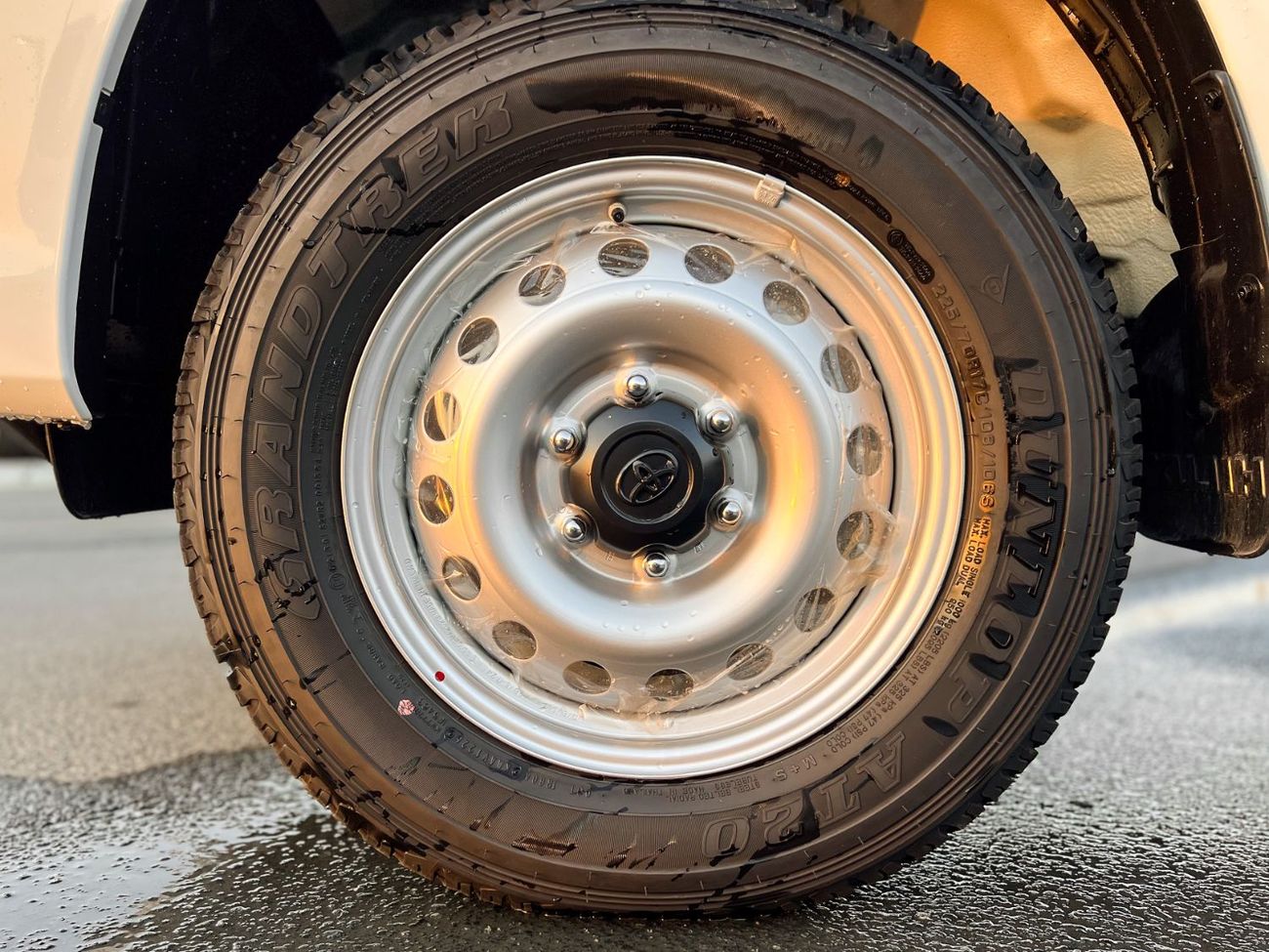 تويوتا هيلوكس EXPORT ONLY - TOYOTA HILUX DLX-G1 DSL 2.4L