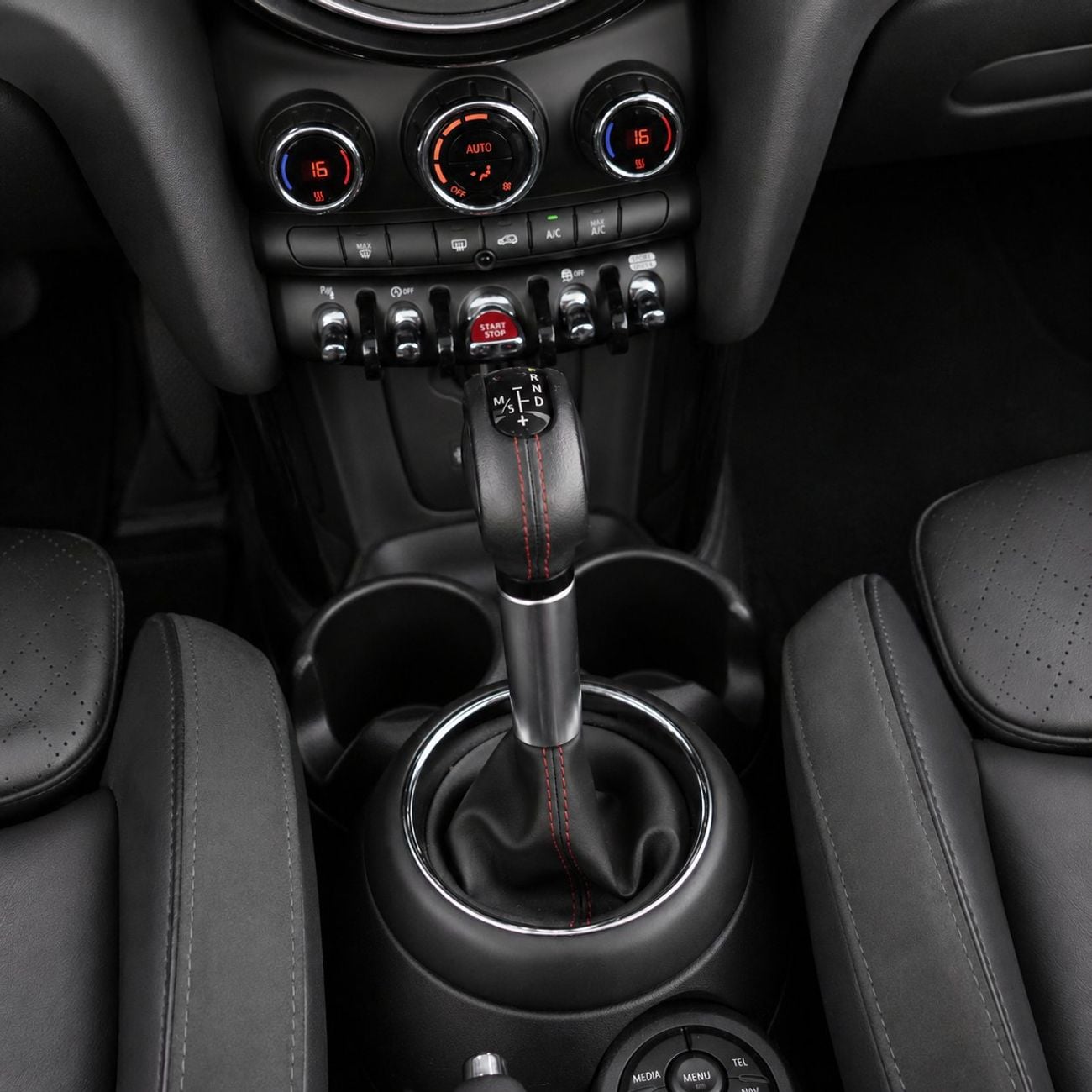 Mini Cooper S STANDARD AED 1,089 P.M • 0% Downpayment • MINI Cooper S • 1 Year Warranty