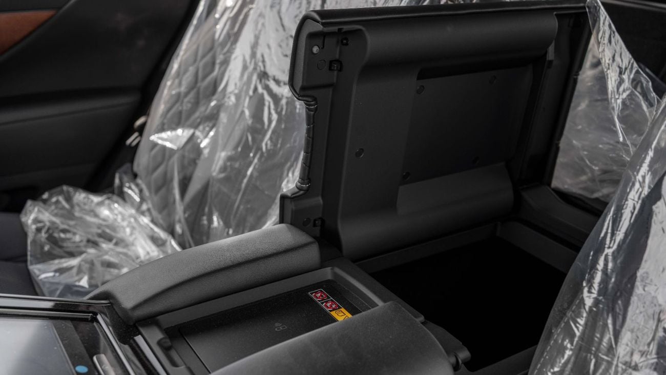 Lexus LX 700h 2025 Lexus LX700h VIP 3.5L AT Hybrid