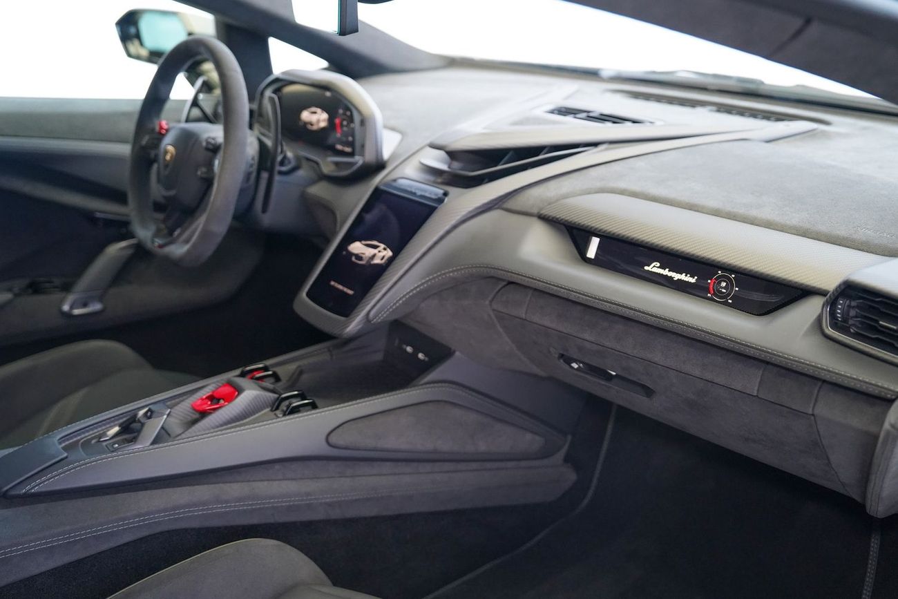 Lamborghini Revuelto 6.5L V12 Hybrid