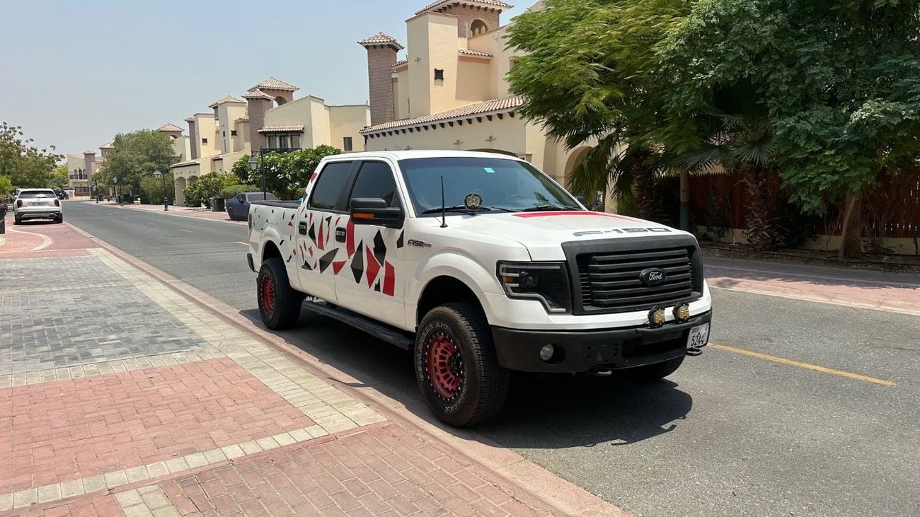 Ford F-150 XLT CREW CAB
