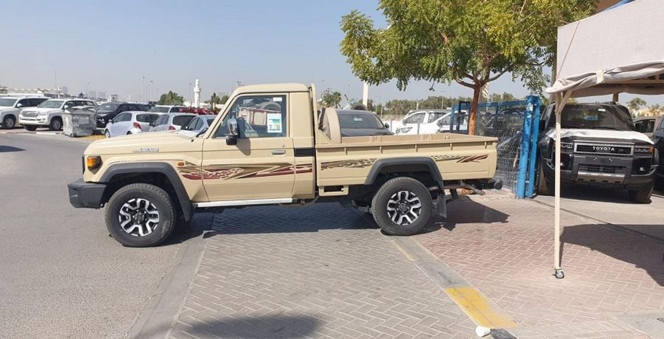 Toyota Land Cruiser Pick Up 4.0L 2D LX V6 4WD AT (PETROL)