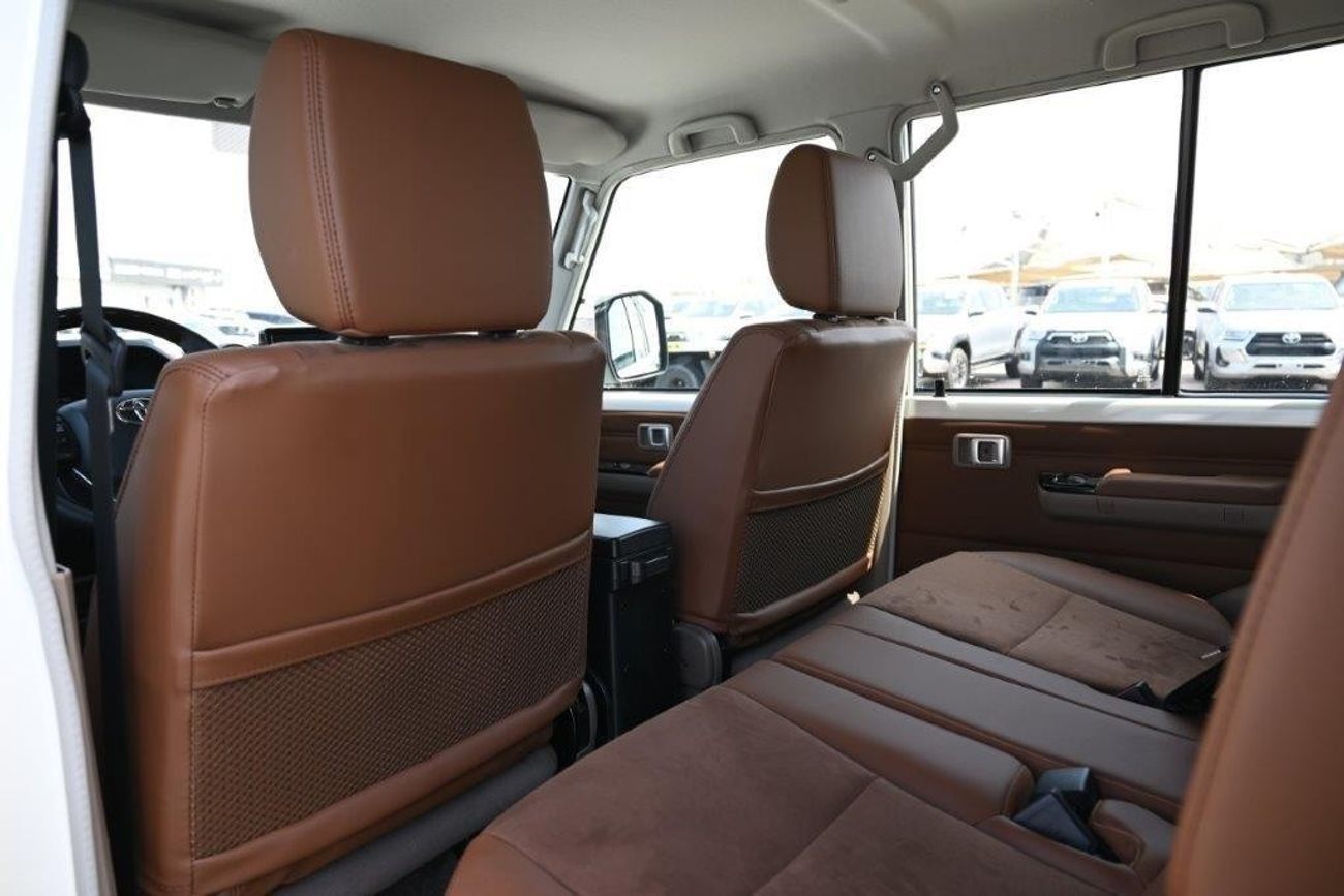 تويوتا لاند كروزر 70 2025 TOYOTA LAND CRUISER 76 HARDTOP LX-Z V6 4.0L 4WD 5-SEATER AT-40TH ANNIVERSARY