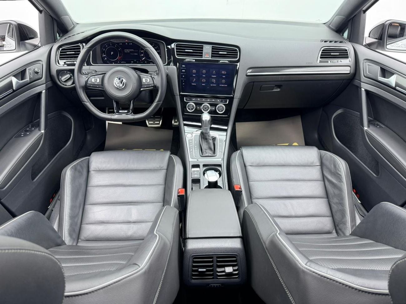 Volkswagen Golf 2018 Volkswagen Golf R, Full Service History, Fully Loaded, Excellent Condition, GCC