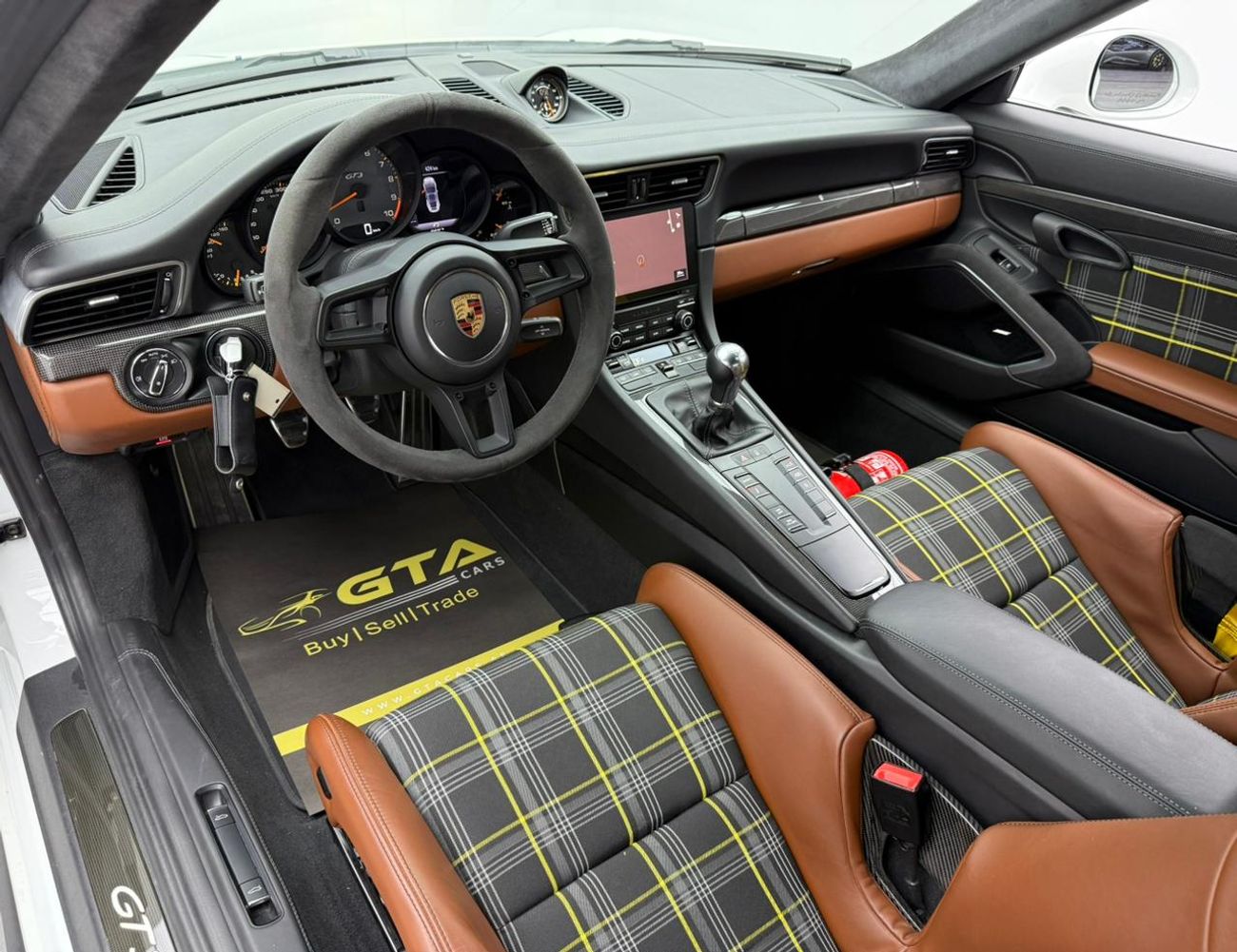 Porsche 911 GT3 3.8L (492 HP)