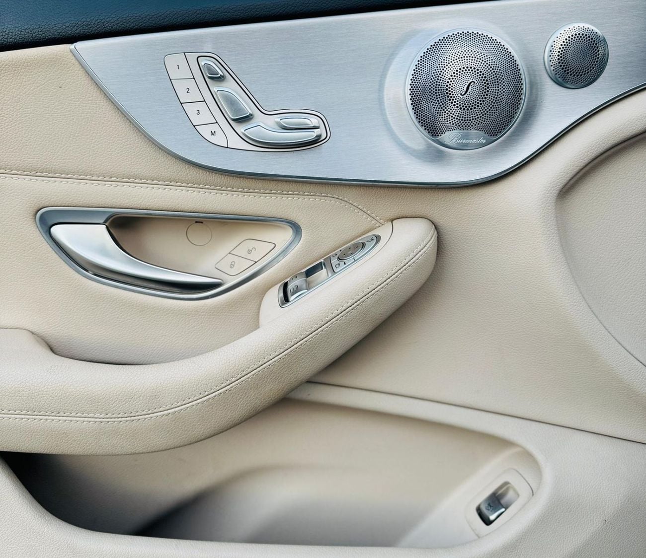 مرسيدس بنز C 300 STD