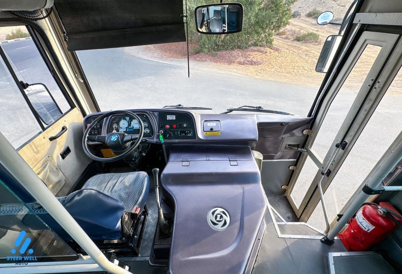 Ashok Leyland Falcon 5.7L – 64 Passenger Bus – Excellent Condition