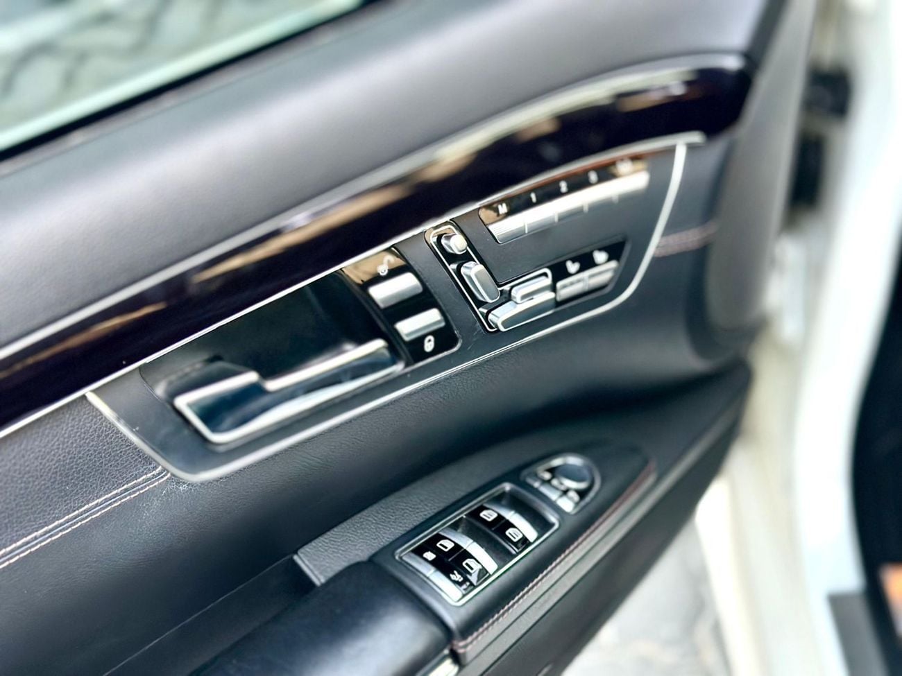 Mercedes Benz CLS550 STANDARD SS550 | Sunroof | Memory Seats | Fog Lights | # 92359
