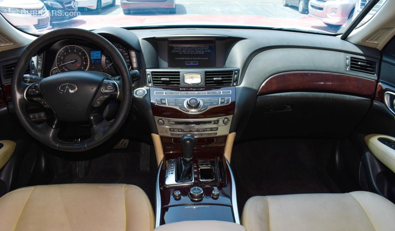 Infiniti M56